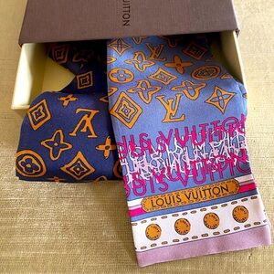 Authentic Louis Vuitton Silk Bandeau Monogram Map Questche M75552